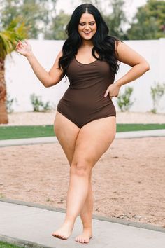 Slim Chubby Body Reference, Mid Size Beauty, Curvy Woman Reference Pose, Plus Womens Fashion, Plus Size Beach Photoshoot Poses, Plus Size Woman Art Reference, Body Types Women Drawing, Petite Body Reference, Thick Women Body Reference