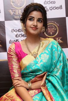 Anupama Parameswaran in Saree Photo Gallery - Filmnstars Colorful Saree, Simple Suit, Saree Hairstyles, Erica Fernandes, Portrait Pictures, Glamorous Makeup, Malayalam Actress