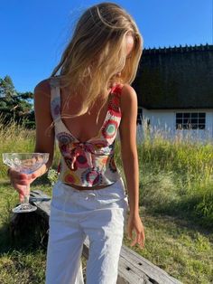 Super cute spring outfit inspo. Summer outfit inspo. Linen Pose Model, Skandinavian Fashion, Model Pose, Aesthetic Beach, Up Girl, Mode Inspiration