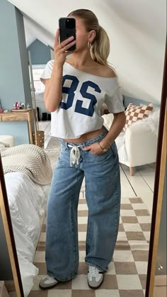 Casual Class Fits, Jorts And Samabas, Fun Athletic Outfits, Welcome Week Outfits College, Grad Party Fits Guest, School Outfits Inspo Summer, Outfit Ideas Cool Girl, Chic Game Day Outfit, Preppy Spring Outfits 2024