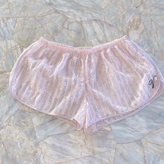 New Victoria's Secret Light Pink Lace Short Boxer Shorts Size Small Light Pink Light Pink Shorts Outfits, Boxers Outfit, Daisy Princess, Victoria Secret Shorts, Pink Shorts Outfits, Pink Lace Shorts, Cami Mendes, Easy Diy Clothes, Light Pink Shorts