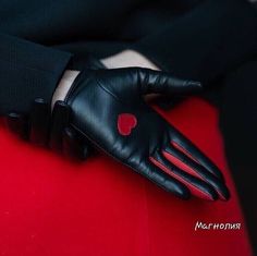 Leather Gloves Aesthetic, Under Your Spell, Red Gloves, Mode Inspo, Womens Gloves