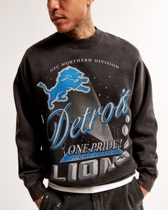 Classic sweatshirt in our softAF fleece fabric and oversized-fit silhouette, featuring Detroit Lions graphic detail at chest, crew neckline and banded hem and cuffs. 2024 Wardrobe, Nfl Detroit Lions, Classic Sweatshirt, Men's Tops, Detroit Lions, Philadelphia Eagles, Crew Sweatshirts, Christmas Wishes, Hoodie Top