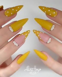 A women's lifestyle destination dedicated to style, entertainment, love, and living beautifully. Simple Stiletto Nails Designs, Simple Pink Nails, Nails White, Diamond Nails, Womens Nails