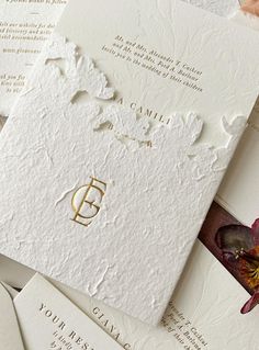 10 Underrated Ways to Make Your Wedding Feel More Luxurious Luxury Invitation, Pocket Wedding Invitations, Luxury Wedding Invitations, Unique Invitations, Simple Wedding Invitations, Unique Wedding Invitations