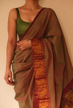 Latest Saree Styles, Saree Inspiration, Simple Saree Designs, Latest Saree, Bollywood Outfits, Desi Fashion Casual, Indian Saree Blouses Designs, Simple Sarees, Indian Fashion Saree