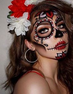 Coco Face Paint, Nem Halloween Makeup, Makijaż Sugar Skull, Zombie Pop, Pelottava Halloween, Halloween Makeup Sugar Skull, Make Up Diy, Fantasy Make-up, Halloweenský Makeup