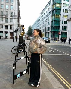 Fashion Killa Aesthetic, Chic Dinner Outfit, Style Kendall Jenner, Streetwear Photoshoot, Heels Office, Ny Outfits, Hailey Bieber Style, Nyc Style, Bella Hadid Style