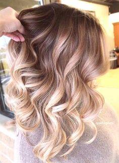 Par Blond Ombre, Beige Blonde Balayage Brunette, Blonde To Rose Gold Ombre, Brown To Blonde To Pink Ombre, Brown Hair With Purple, Tmavý Blond, Summer Hair 2024 Bronde, Hair With Purple Highlights, Purple Peekaboo Highlights