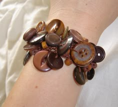 . Button Bracelets, Button Ideas, Button Craft, Crochet Bracelet, Button Crafts