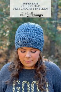 a woman wearing a blue crochet hat with the words super easy, free croche