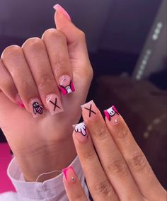 Kaw Nails Short, Kaws Nails Design Short, Kaws Short Nails, Kaws Nails Short, Advanced Nail Art, Pink Kaws Nails, Kaw Nails, Kaws Nails