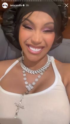 Cardi B Says Goodbye to Her Tongue Ring and Hello to a New Monroe Piercing Above The Lip Piercing, Above Lip Piercing, Side Lip Piercing, Types Of Lip Piercings, Monroe Lip Piercing, Cameo Tattoo, Monroe Piercing, Lip Piercings