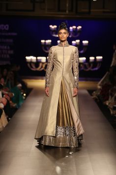 #ICW #ICW2014 #fdci #logixgroup #ManishMalhotra  #potrait #detailsdoneright #detailtherapy #indianfashion #instyle #vogue #weheartit #instyle #designercouture #highongold  #instalike #instafashion #fashionforward #fashionshow  #invogue #coutureclothes #couturegowns #couturedolls Rimple And Harpreet Narula, Salwar Kamiz, Manish Malhotra, Indian Gowns, Indian Couture, Dress Indian Style, Couture Week, Indian Attire, Manish