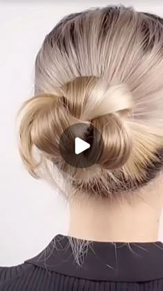 Chignon Medium Hair, Updo With Hair Pins, Work Hair Medium Length, Easy To Do Updo Hairstyles Diy, Simple Pulled Back Hairstyles, Medium Hair Upstyles, Loose Bun Tutorial, Bun Hair, Hair Bun Styles