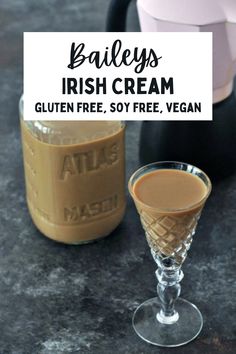 a small crystal glass of homemade Baileys Irish cream liqueur, with a larger jar of Irish cream and a pink stovetop espresso maker in background. Diy Baileys Irish Cream, Dairy Free Cocktails, Baileys Recipes Drinks, Vegan Baileys, Baileys Irish Cream Recipes, Baileys Drinks