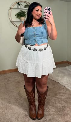 Plus Size Ranch Outfit, Themed Festival Outfits, Country Festival Outfit Midsize, Western Line Dancing Outfit, Plus Size Cowgirl Boots Outfit, Western Style Outfits Plus Size, Mid Size Country Outfits, Country Outfit Plus Size, Nashville Outfits Going Out Plus Size