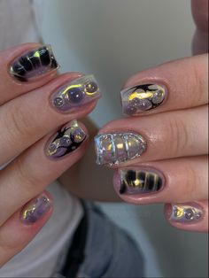 Aura Nails Acrylic Short, Asthmatic Nails, Short Nails Ideas Purple, Gothic Short Nails, Y2k Short Nails, Short Y2k Nails, Cold Nails, Punk Nail Art, Color Tattoos On Dark Skin