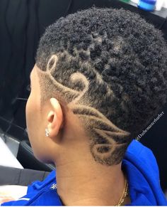 Razor Cuts, Shaved Hair Designs, Barber Razor, Beautiful Freckles, Natural Hair Short Cuts, Mohawks, Chop Chop, Shorter Hair, Dope Hairstyles