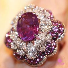 Pink sapphire and diamonds ring by Graff http://amzn.to/2srHarv Gorgeous Ring, I Love Jewelry, Gems Jewelry, Gorgeous Jewelry, Stunning Jewellery, Exquisite Jewelry, Pink Diamond