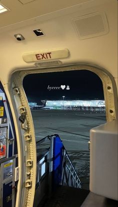 the view from inside an airplane at night