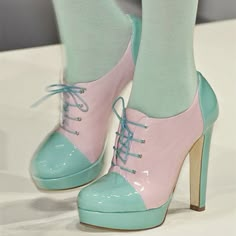 null Turquoise Lace, Glamour Vintage, Patent Leather Boots, Chunky Heels Boots, Platform Heels Chunky, Mode Inspo, Suede Lace