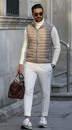 California Mens Style, Fall Outfits 2024 Men, Men Casual Winter Outfits, Bodywarmer Outfit, Old Man Outfit, Office Old Money, Old Money Fashion, Money Fashion