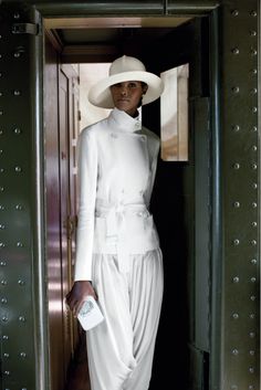 Campaign Archive: Ralph Lauren Collection, Spring 2009 White Suit, Ralph Lauren Style, Safari Style, White Outfit, Ralph Lauren Collection, White Summer, White Outfits, White Fashion, Beautiful Fashion