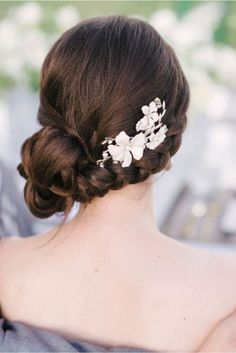 Beautiful Side-Swept Updo Ideas for Weddings and Parties Modern Bridal Hairstyles, Low Buns, Low Chignon, Wedding Hairstyles Bridesmaid, Side Braid Hairstyles, Chignon Hair, Low Bun Hairstyles, Wedding Hairstyles Bride, Side Hairstyles