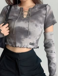 Doudoune The North Face, Ladies Tops Blouses, Top List, Autumn Clothes, Pastel Goth, Teen Fashion Outfits, Looks Vintage, Ladies Tops Fashion, Stylish Shirts