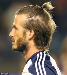 ponytail hair guys short - Google Search Ponytail Men, Boys Ponytail, Samurai Hairstyle, David Beckham Soccer, Pony Hairstyle, Man Ponytail, Soccer Hair, Hairstyles Bob, Pony Hairstyles