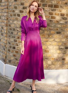 Light Work, Loose Top, Satin Midi Dress, How To Make Light, Loose Tops, Wedding Sign, Birthday Dresses, Batwing Sleeve, Printed Maxi Dress