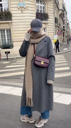 Winter Hijab Outfits, Happy 2024, Instagram Black Theme, Black Theme, Candles Photography, Winter Inspiration, Fall 24, Athleisure Outfits, Hijab Outfit