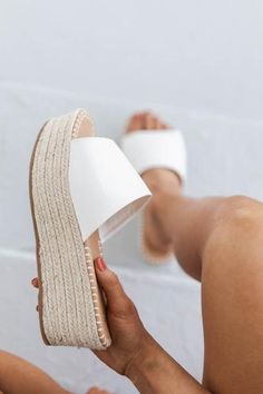 Platform Sandals Aesthetic, Sandals Ideas, White Espadrilles, Vacation Shoes, Beige Sandals, Sandals Outfit, Espadrilles Platform, Wedges Style