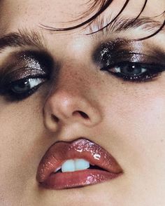 Makeup by @violette_fr on IG Editorial Make-up, Vogue Makeup, Vogue Editorial, Curling Mascara, Campaign Fashion, Black Makeup, Make Up Looks, Beauty Shoot, Luminizer