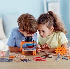 Two children are using the 3D view. Magnets Science, Hape Toys, Infinity Mirror, Camera Obscura, Science Toys, Cool Science Experiments, Stem Learning, Inventors, Cognitive Development