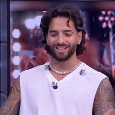 Men Flow Haircut, Maluma Hairstyle, Maluma Long Hair, Maluma Haircut, Mens Hairstyles Curly, Drop Fade Haircut, Gents Hair Style