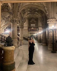 A Night At The Opera, Rich Girl Aesthetic, Photographie Portrait Inspiration, Rich Girl Lifestyle, Dark Feminine Aesthetic, Rich Lifestyle, Luxury Aesthetic, Classy Aesthetic, Future Lifestyle