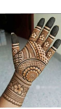 Mehendi design Right Hand Mehndi Design, Simple Mehndi Designs Front Hand, Finger Mehendi Designs, Beautiful Simple Mehndi Design, Front Mehndi Design, Arabic Mehndi Design, Simple Mehendi Designs, Mehndi Designs For Kids, Mehndi Design Pictures