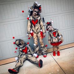 the family is dressed up as clowns for their halloween costume contest, and it looks like they're going to die