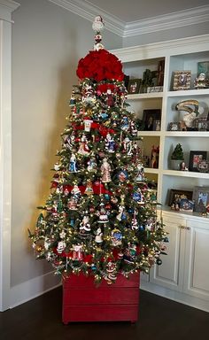 a decorated christmas tree in a living room