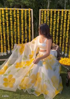 Haldi Dress Ideas, Haldi Ceremony Outfit, Haldi Dress, Creating Outfits, Haldi Outfits, Haldi Outfit, Simple Lehenga, Lehenga Designs Simple, Fancy Dresses Long