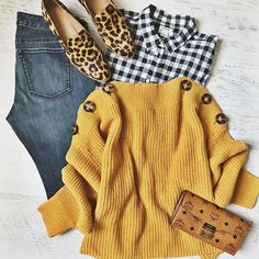 Leopard Clothes, Mode Tips, Teaching Outfits, Gingham Shirt, Print Shoes, Yellow Sweater, Fashion Over 50, Casual Fall Outfits