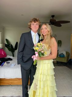 vsco @julia0wenss  insta @julia_0wens     pinterest @juliaowensss Formal Dresses Yellow, Yellow Formal Dresses, Prom Dress Tiered, Yellow Lace Top, Yellow Formal Dress, Ball Ideas, Chiffon Sleeves, Prom Dresses Yellow