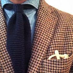 Business Menswear, Mens Fashion Business, Dapper Style, Knit Tie, Important Facts, Chambray, Louis Vuitton Damier, Knitted Scarf, Men's Fashion