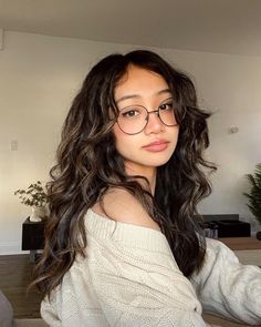 Glasses Trends, Hairstyles With Glasses, Girls With Glasses, Chapter 3, Green Hair, How To Take, Girl Face, Dark Hair, Pretty Face