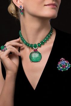 Necklace Styling, Jewelry Brands, Diamond Jewelry Designs, Fancy Jewellery, Fabulous Jewelry, Timeless Jewelry, Emerald Jewelry, Affordable Jewelry, Gems Jewelry