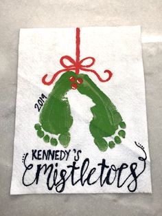 Mistletoes Footprint, Mistletoe Craft, Mistletoes Footprint Craft, Baby Christmas Crafts, Christmas Baby Pictures, Săpunuri Handmade, Footprint Craft, Baby Christmas Photos