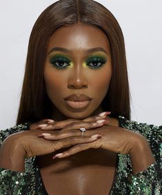 Green Dress Makeup, Nude Lip Makeup, Matte Make Up, Green Eyeshadow Look, Glam Eye Makeup, Neon Eyeshadow, Gold Makeup Looks, Green Smokey Eye, Juvia's Place