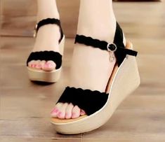 Shoe Platform, Women Summer Shoes, Emo Jewelry, Cute Flip Flops, Trendy Heels, Basic Heels, Wearing Style, Womens Summer Shoes, High Heel Wedges